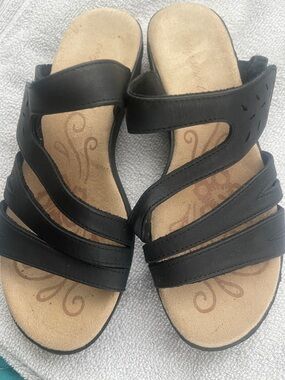 Women's Black Comfort Slide Sandals